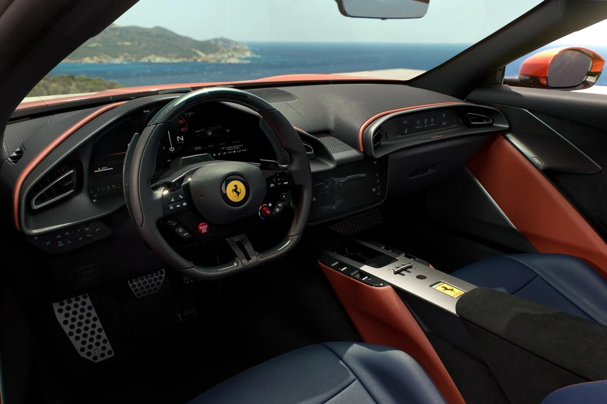 Ferrari giới thiệu Amalfi Spider, siêu xe 2+2 chỗ thiên về trải nghiệm hàng ngày Ferrari giới thiệu Amalfi Spider, siêu xe 2+2 chỗ thiên về trải nghiệm hàng ngày