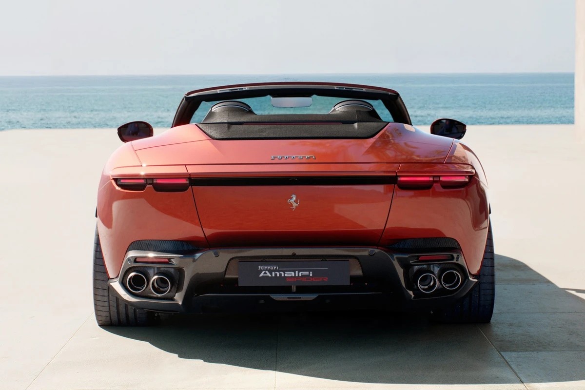 Ferrari giới thiệu Amalfi Spider, siêu xe 2+2 chỗ thiên về trải nghiệm hàng ngày Ferrari giới thiệu Amalfi Spider, siêu xe 2+2 chỗ thiên về trải nghiệm hàng ngày
