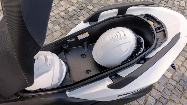 Yamaha Tricity 300 2026 ra mắt, lần đầu có túi khí cho người lái Yamaha Tricity 300 2026 ra mắt, lần đầu có túi khí cho người lái