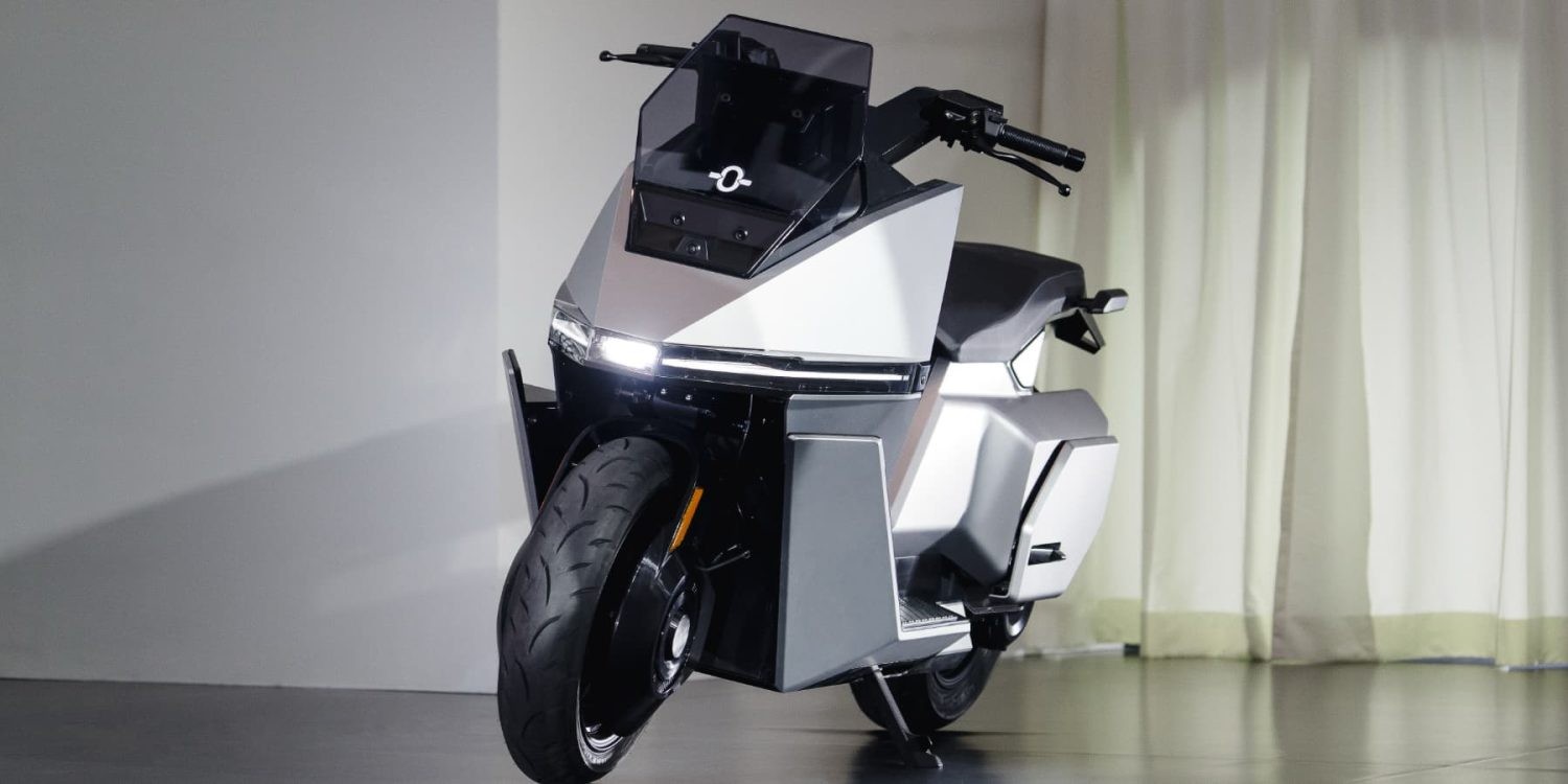 Mẫu xe máy điện tự cân bằng này sắp được bán ngay gần Việt Nam Omo X được giới thiệu là mẫu xe máy điện tự cân bằng được sản xuất hàng loạt đầu tiên trên thế giới