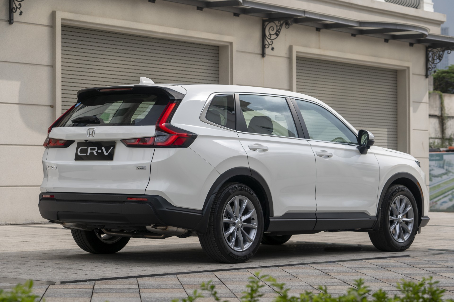 So với cùng kỳ năm ngoái, lượng tiêu thụ xe máy và ô tô Honda trong tháng 4/2026 giảm mạnh