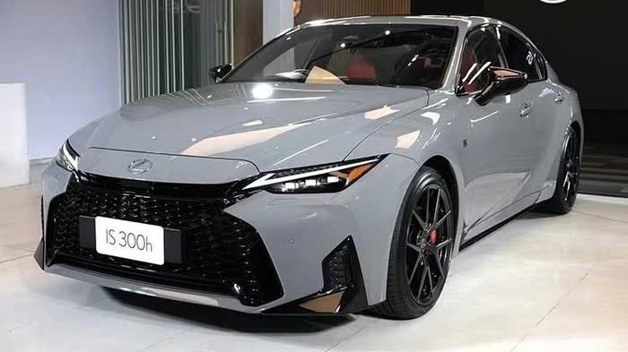 Lexus IS300h 2026 ra mắt Thái Lan, liệu có về Việt Nam?