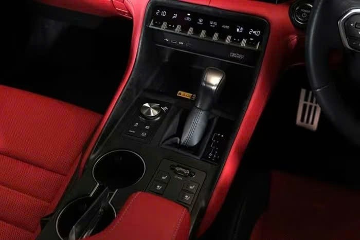 Lexus IS300h 2026 ra mắt Thái Lan, sắp về Việt Nam Lexus IS300h 2026 ra mắt Thái Lan, liệu có về Việt Nam?