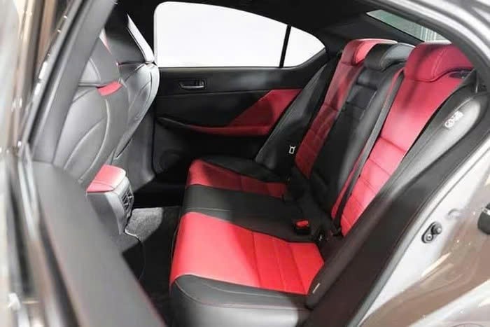 Lexus IS300h 2026 ra mắt Thái Lan, liệu có về Việt Nam? Lexus IS300h 2026 ra mắt Thái Lan, liệu có về Việt Nam?