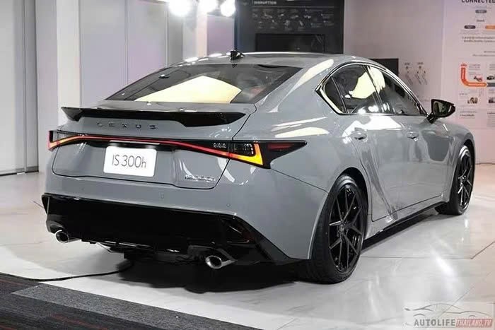 Lexus IS300h 2026 ra mắt Thái Lan, liệu có về Việt Nam? Lexus IS300h 2026 ra mắt Thái Lan, liệu có về Việt Nam?