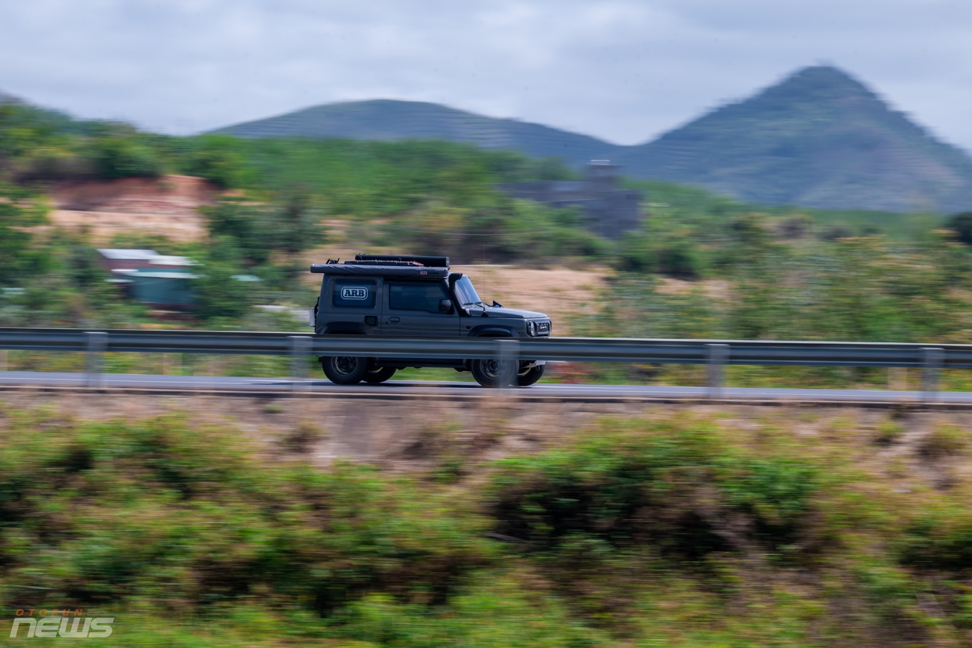 Theo dấu bánh xe Jimny: Hành trình 3 ngày chạm vào Tây Nguyên và giới hạn bản thân Theo dấu bánh xe Jimny: Hành trình 3 ngày chạm vào Tây Nguyên và giới hạn bản thân
