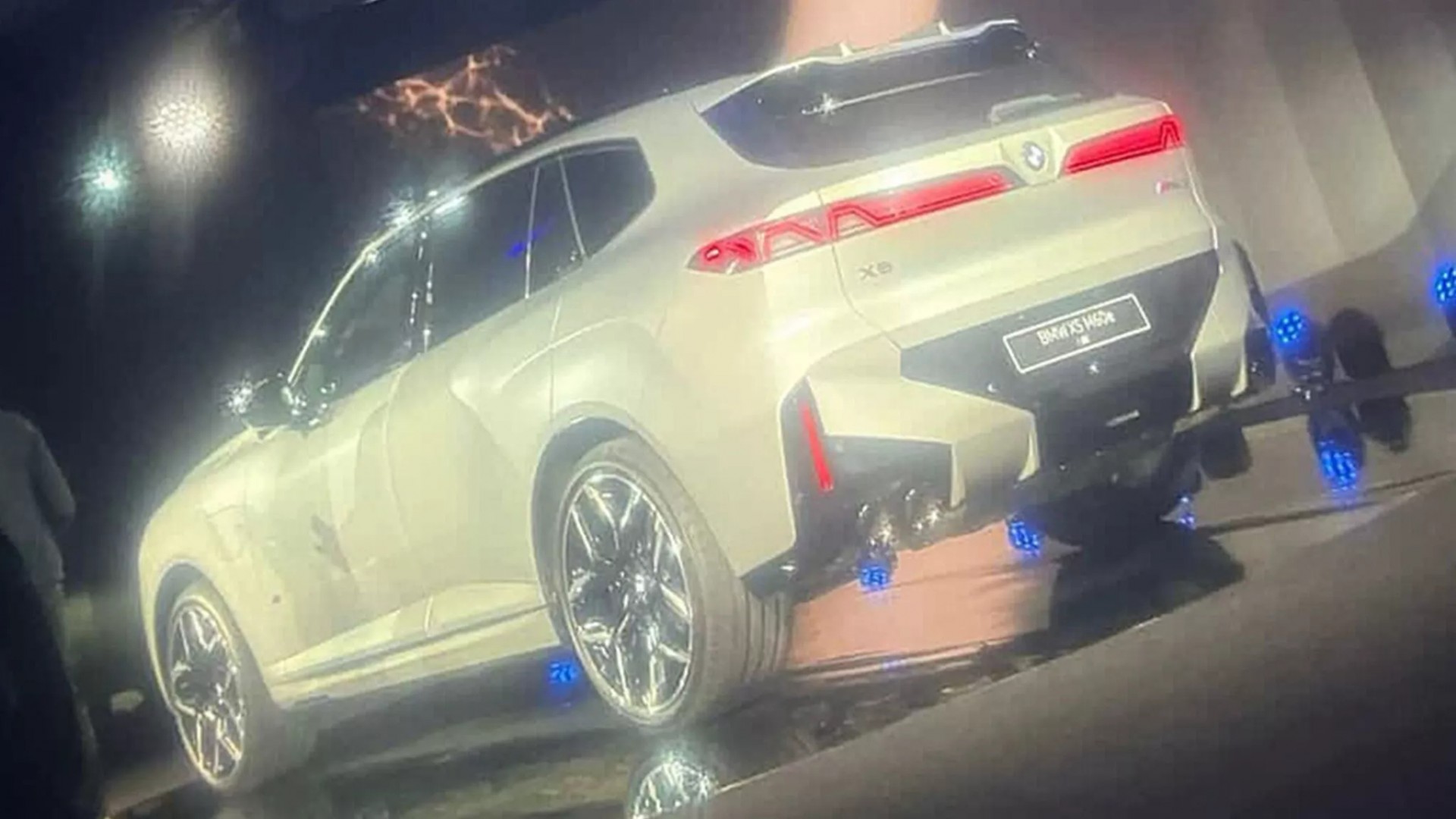 BMW X5 và 7-Series phiên bản mới bị lộ sớm hình ảnh, thể hiện hai hướng thiết kế khác biệt Hình ảnh BMW X5 thế hệ mới mới bị rò rỉ