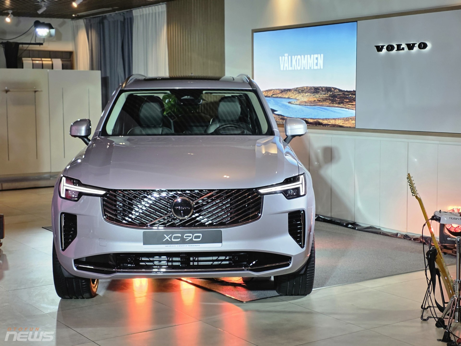 Volvo XC90 2026 về Việt Nam giá 3,289 tỷ đồng, đổi động cơ và hạ thấp ngưỡng tiếp cận