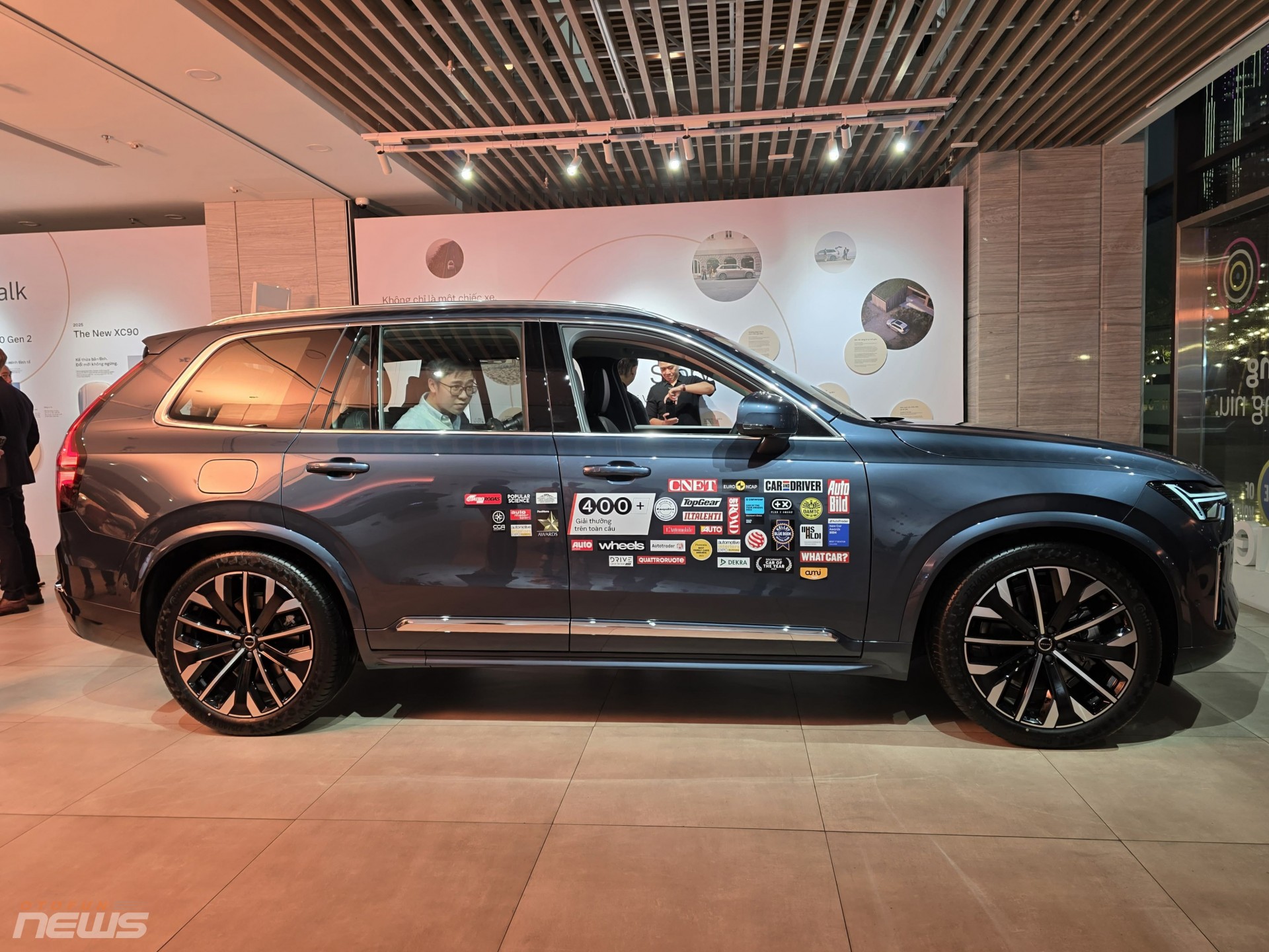 Volvo XC90 2026 ra mắt giá 3,289 tỷ đồng, giảm so với trước và đổi động cơ Volvo XC90 2026 ra mắt giá 3,289 tỷ đồng, giảm so với trước và đổi động cơ