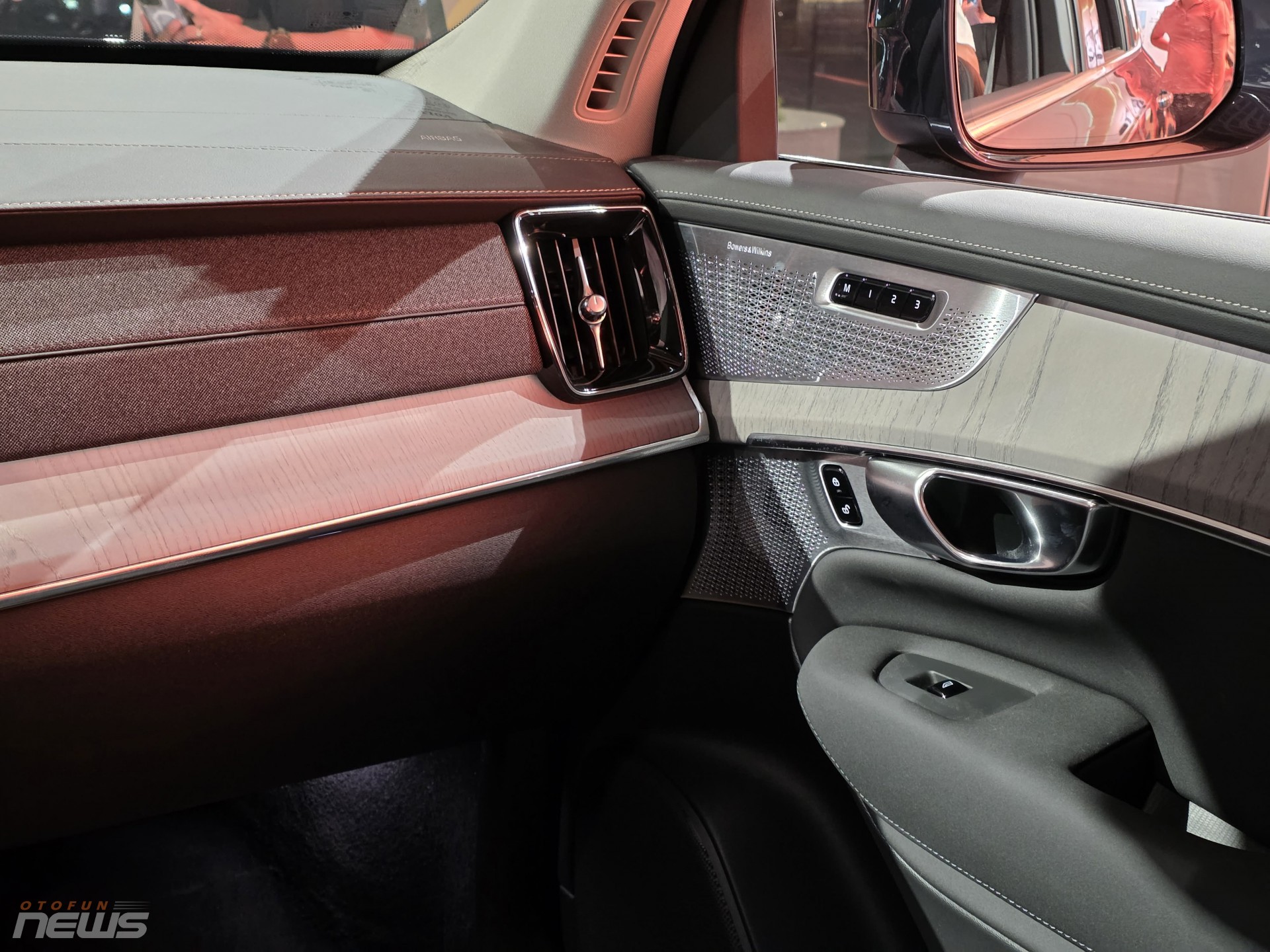 Volvo XC90 2026 ra mắt giá 3,289 tỷ đồng, giảm so với trước và đổi động cơ Volvo XC90 2026 ra mắt giá 3,289 tỷ đồng, giảm so với trước và đổi động cơ