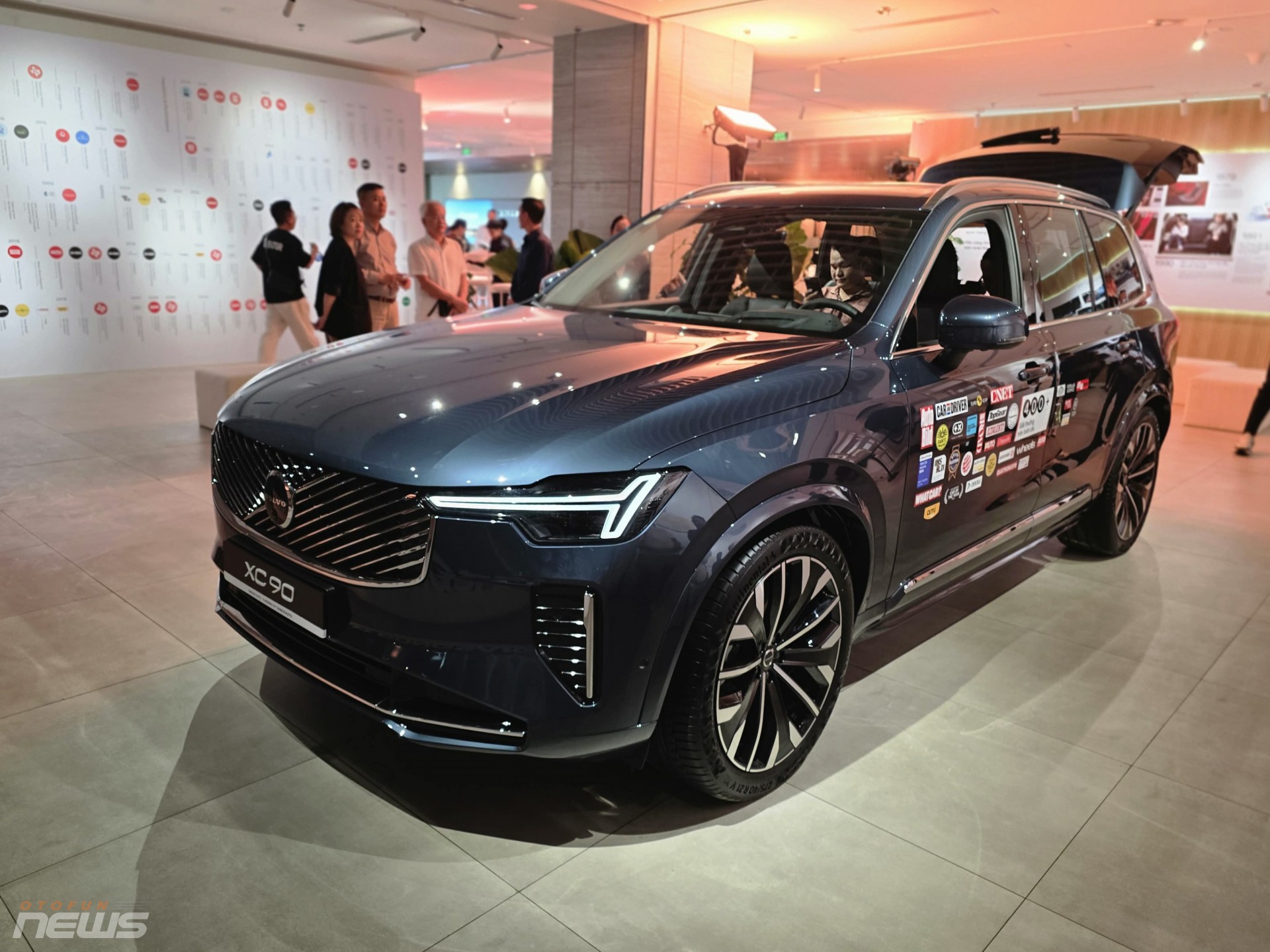 Volvo XC90 2026 ra mắt giá 3,289 tỷ đồng, giảm so với trước và đổi động cơ Volvo XC90 2026 ra mắt giá 3,289 tỷ đồng, giảm so với trước và đổi động cơ