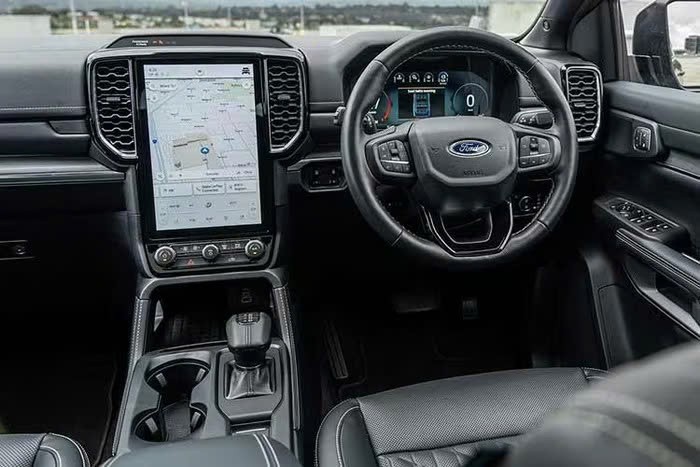 Ford Everest Platinum 2026 máy dầu 2.0L từ 1,4 tỷ đồng, sắp về Việt Nam Ford Everest Platinum 2026 máy dầu 2.0L từ 1,4 tỷ đồng, sắp về Việt Nam