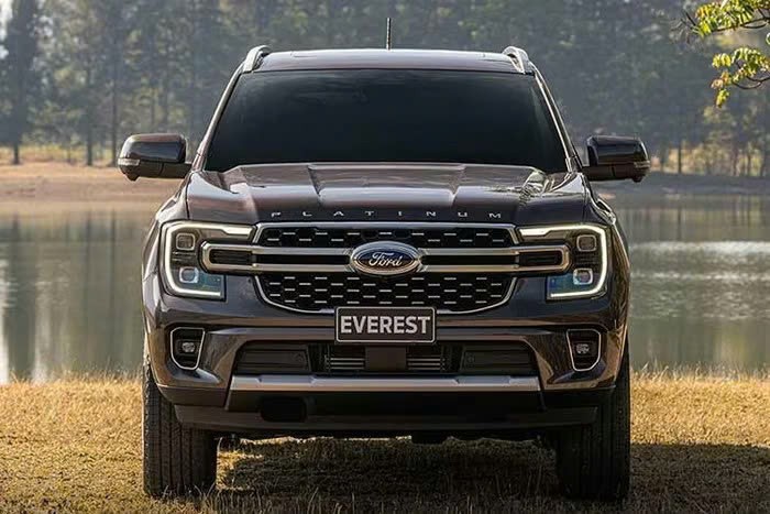 Ford Everest Platinum 2026 máy dầu 2.0L từ 1,4 tỷ đồng, sắp về Việt Nam Ford Everest Platinum 2026 máy dầu 2.0L từ 1,4 tỷ đồng, sắp về Việt Nam