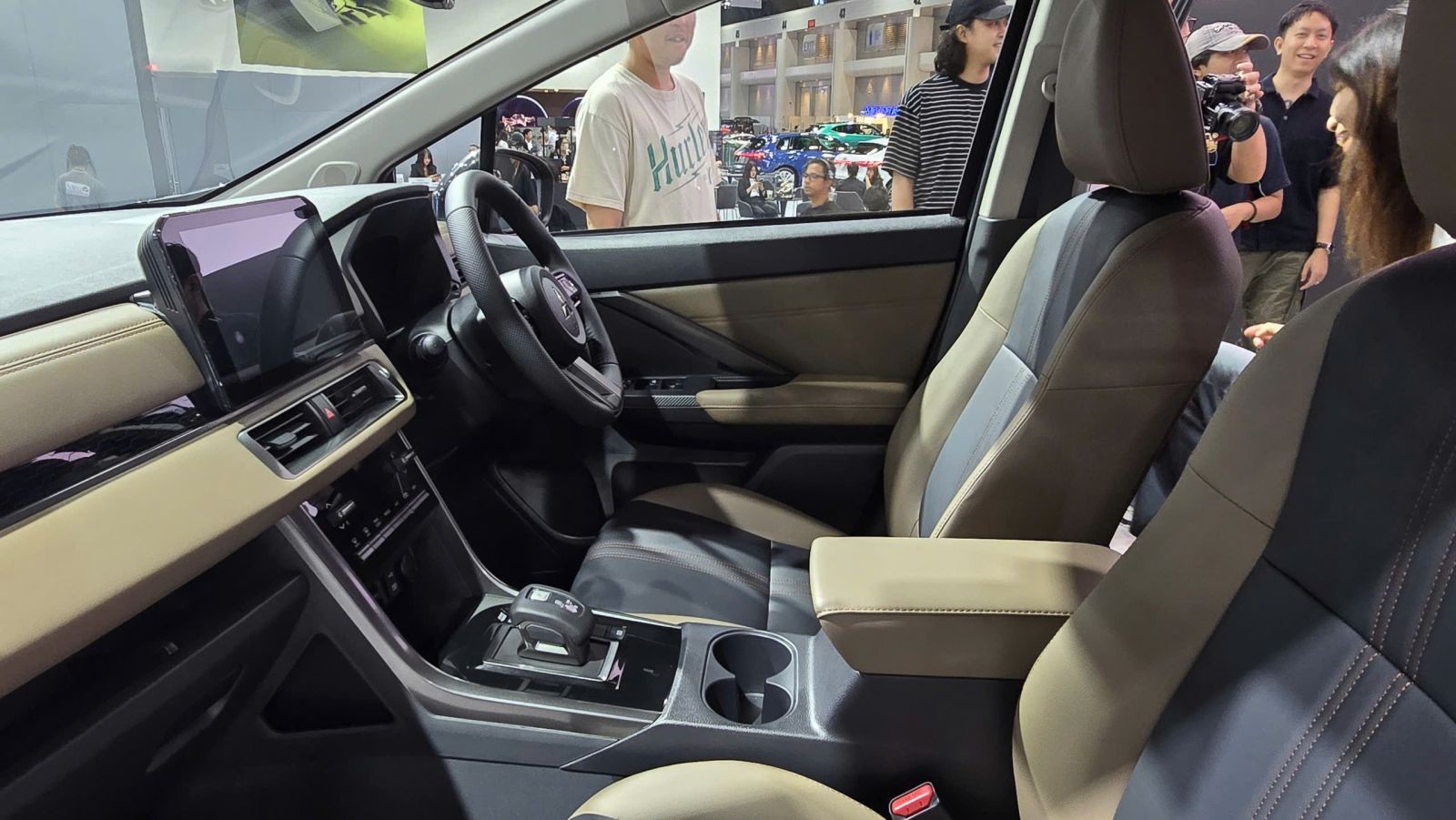 Mitsubishi Xpander Cross hybrid 2026 lộ diện tại Thái Lan Mitsubishi Xpander Cross hybrid 2026 lộ diện tại Thái Lan