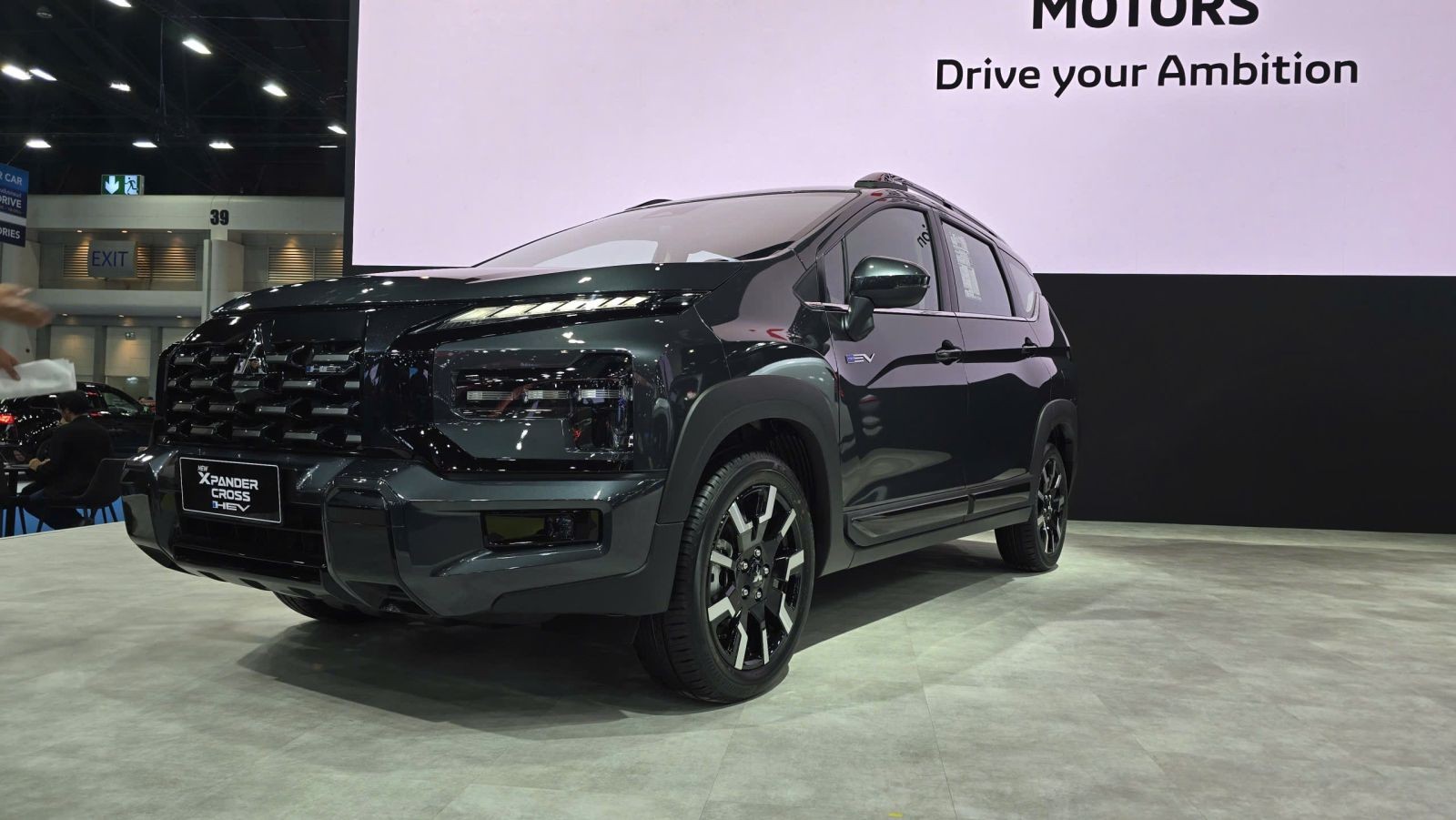 Mitsubishi Xpander Cross hybrid 2026 lộ diện tại Thái Lan Mitsubishi Xpander Cross hybrid 2026 lộ diện tại Thái Lan