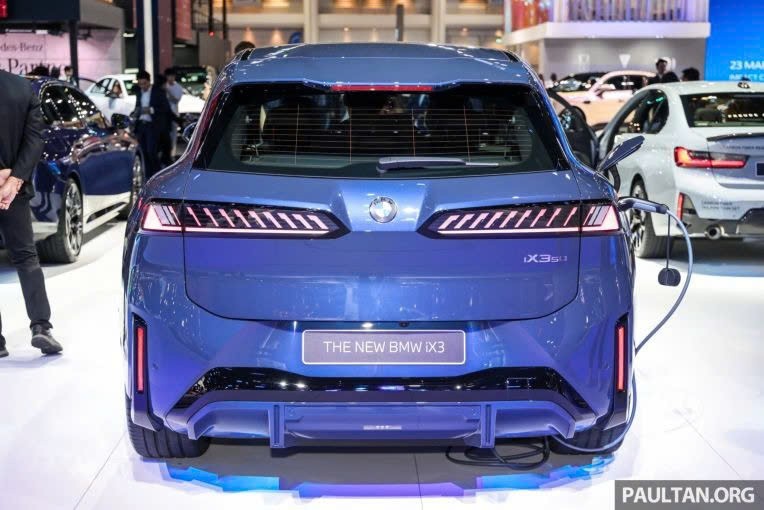 SUV điện BMW iX3 thế hệ mới ra mắt Đông Nam Á: Sạc siêu nhanh, chạy 805 km/sạc