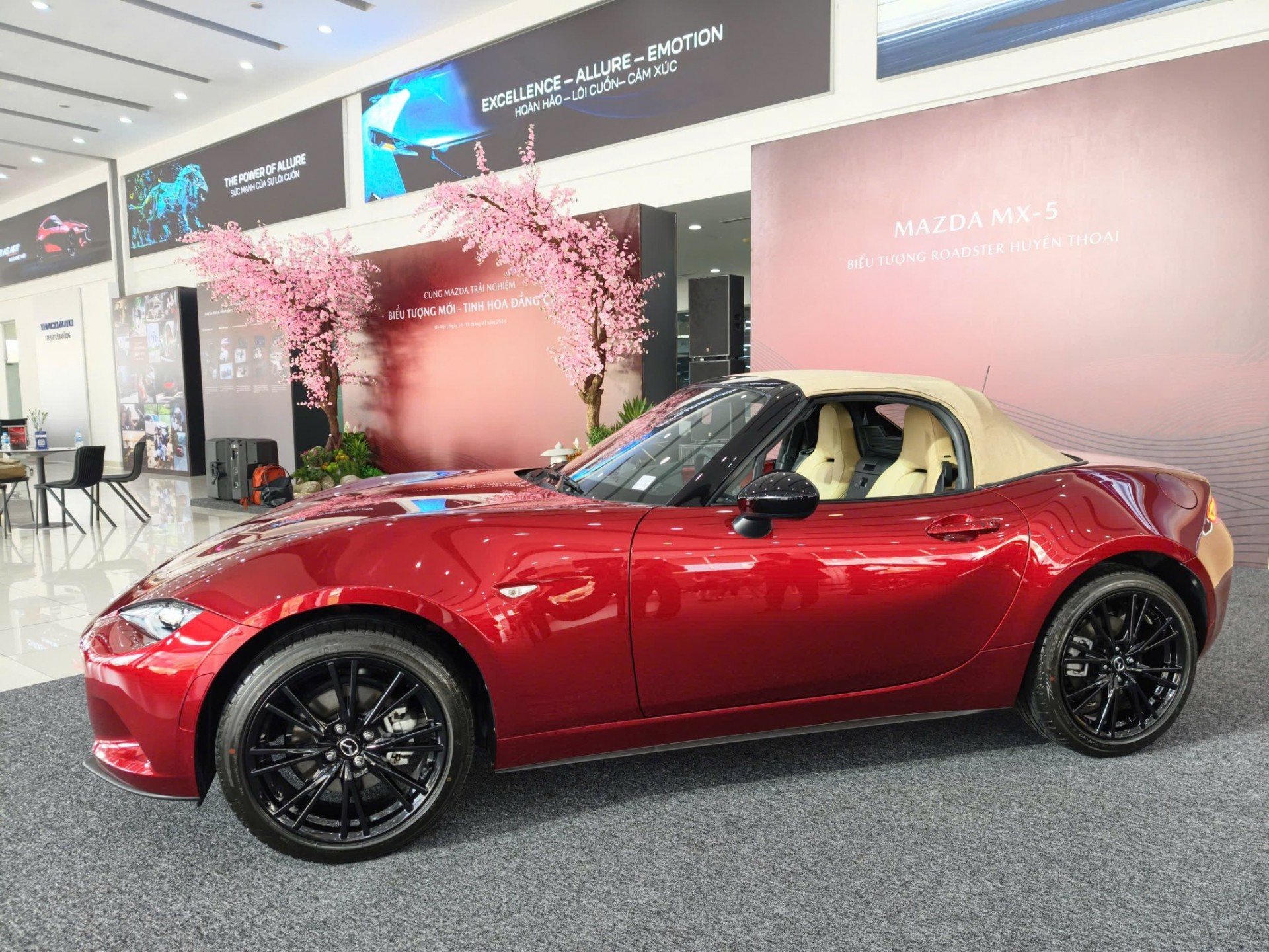 Mazda MX 5 Miata nhận cọc tại Việt Nam, giá dự kiến trên 1 tỷ đồng