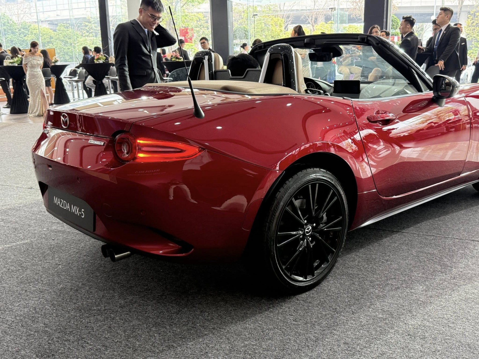 Mazda MX 5 Miata nhận cọc tại Việt Nam, giá dự kiến trên 1 tỷ đồng