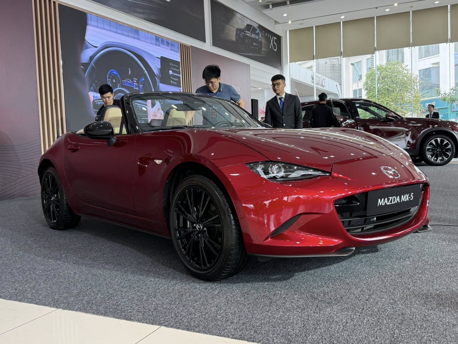 Mazda MX 5 Miata nhận cọc tại Việt Nam, giá dự kiến trên 1 tỷ đồng