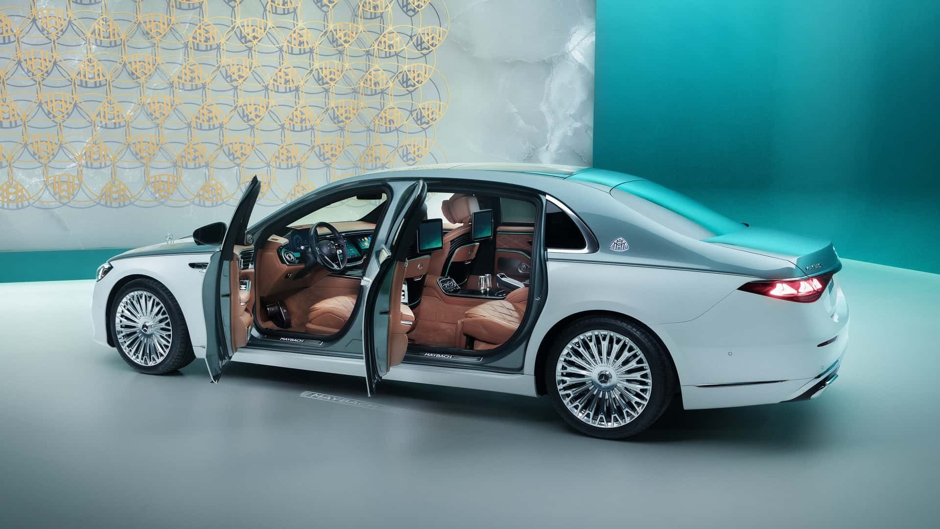 Mercedes-Maybach S-Class 2027 ra mắt với hàng loạt nâng cấp ngoại và nội thất bóng bẩy Mercedes-Maybach S-Class 2027 khi mở cửa