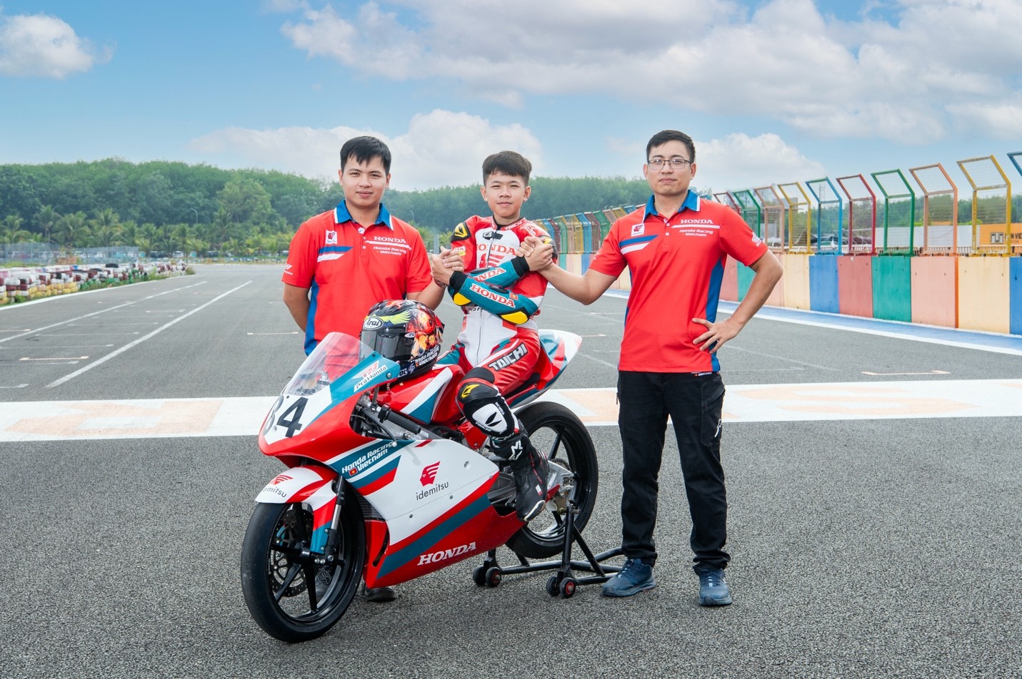 Honda Racing Việt Nam đẩy mạnh đào tạo tay đua trẻ Honda Racing Việt Nam đẩy mạnh đào tạo tay đua trẻ