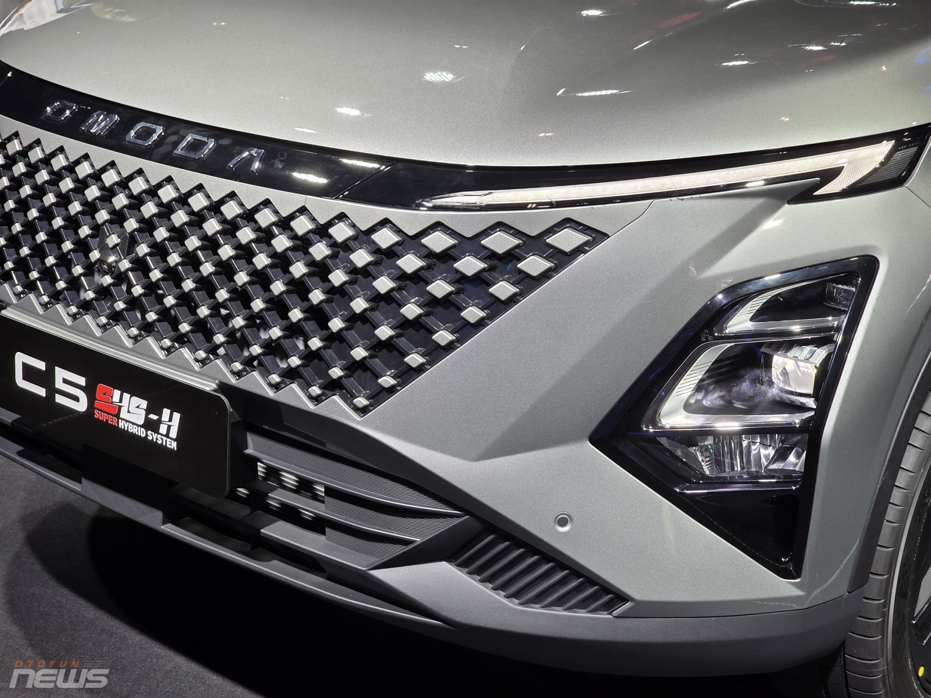 Omoda C5 SHS H ra mắt Việt Nam với giá gây sốc