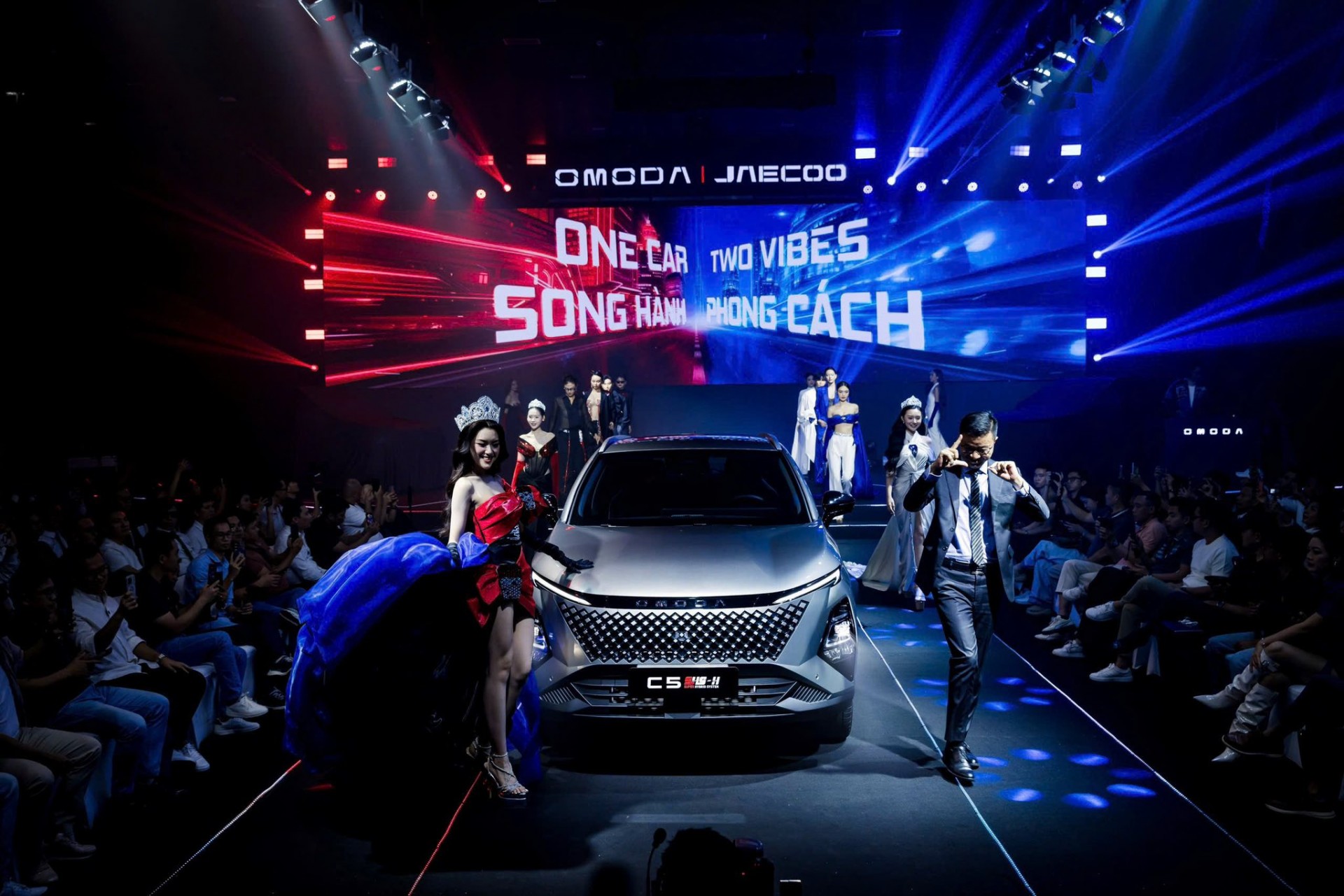 Omoda C5 SHS H ra mắt Việt Nam với giá gây sốc