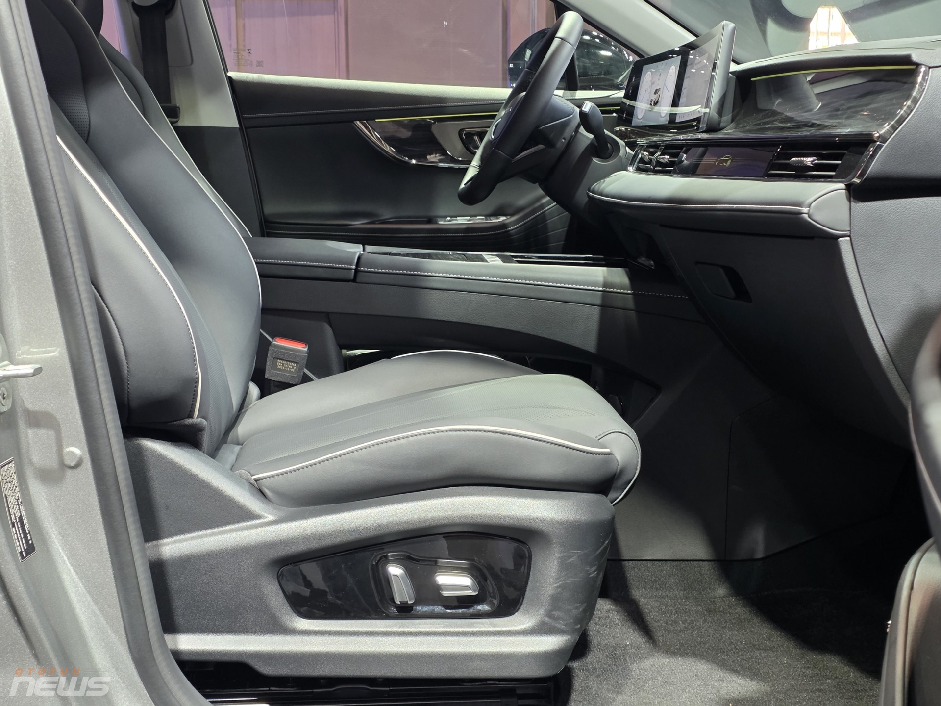 Omoda C5 SHS H ra mắt Việt Nam với giá gây sốc