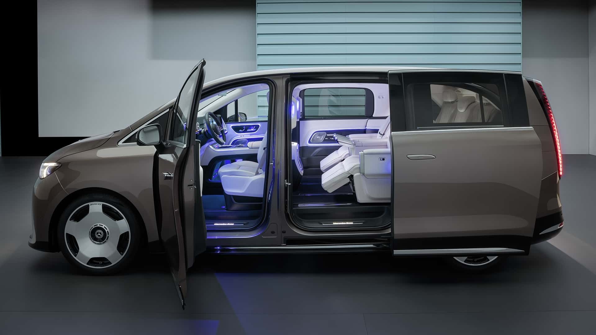 Phía bên của Mercedes-Benz VLE mới