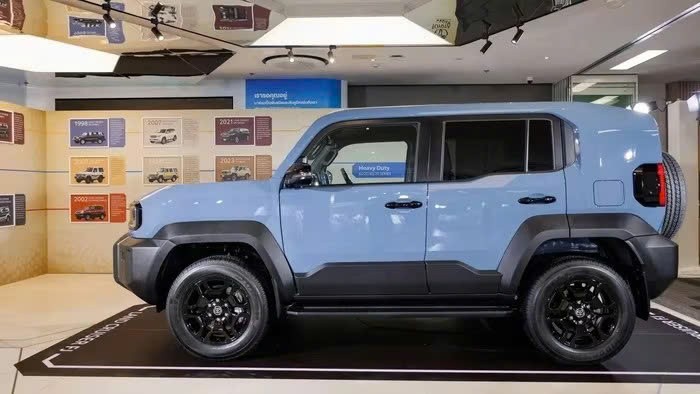 Các đại lý bắt đầu nhận đặt cọc mẫu Toyota Land Cruiser FJ, giá ngang với Fortuner Các đại lý bắt đầu nhận đặt cọc mẫu Toyota Land Cruiser FJ, giá ngang với Fortuner