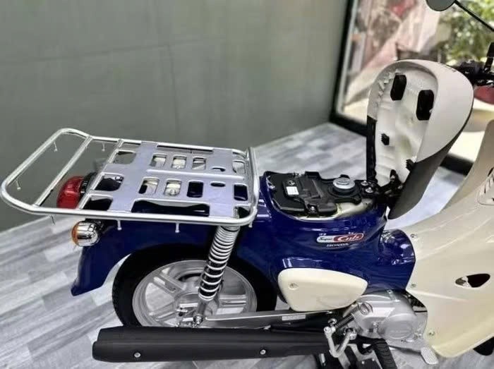 Xe số 110 cc Honda Cub huyền thoại bán ở Việt Nam, giá gây sốc Xe số 110 cc Honda Cub huyền thoại bán ở Việt Nam, giá gây sốc