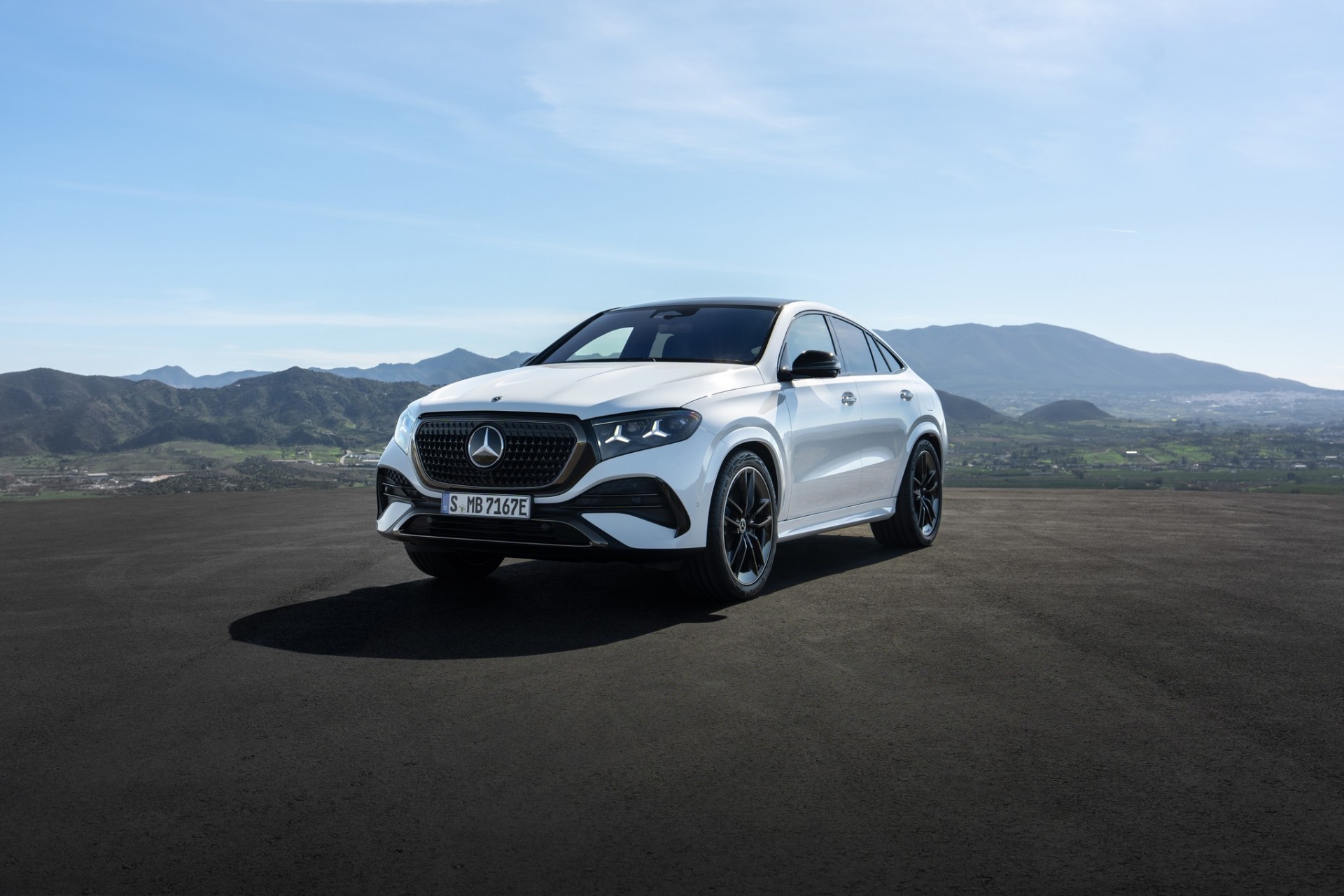 Mercedes-Benz nâng cấp GLE và GLS, thêm 3.000 chi tiết mới Mercedes-Benz nâng cấp GLE và GLS, thêm 3.000 chi tiết mới