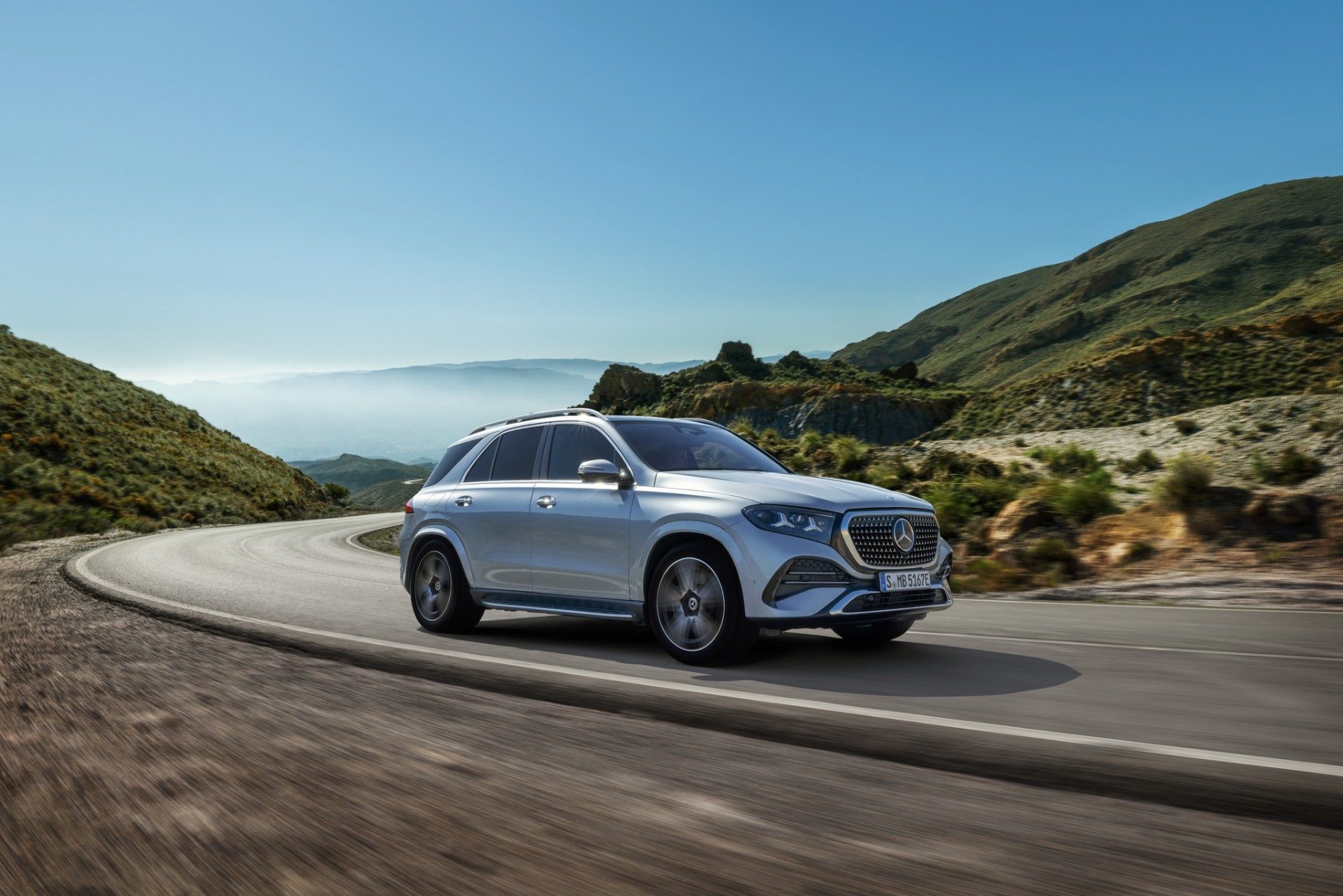 Mercedes-Benz nâng cấp GLE và GLS, thêm 3.000 chi tiết mới Mercedes-Benz nâng cấp GLE và GLS, thêm 3.000 chi tiết mới