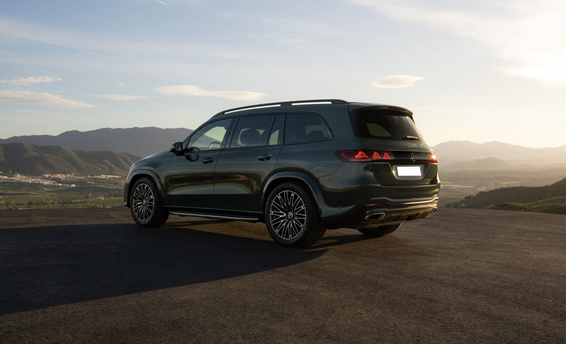 Mercedes-Benz nâng cấp GLE và GLS, thêm 3.000 chi tiết mới Mercedes-Benz nâng cấp GLE và GLS, thêm 3.000 chi tiết mới
