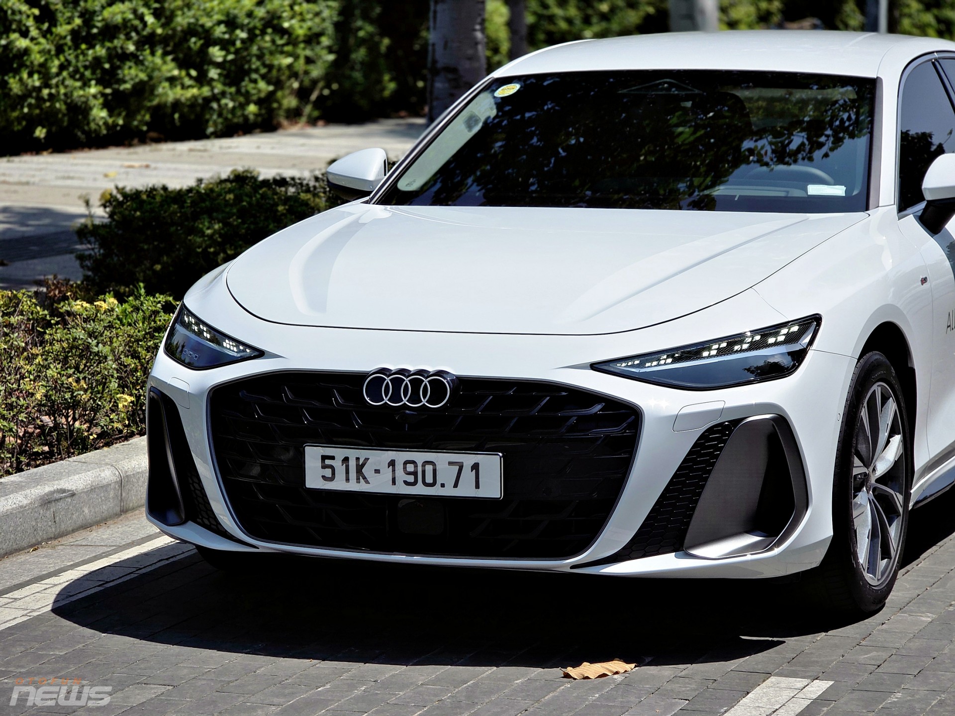 Audi A6 có gì nổi bật trong nhóm sedan hạng sang dưới 3 tỷ đồng?