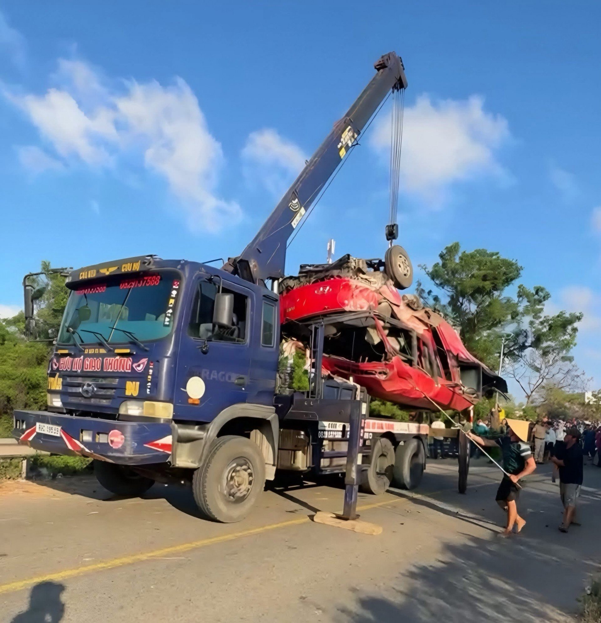 Tổng hợp tin tức tai nạn giao thông mới nhất ngày hôm nay 7/4/2026 Tổng hợp tin tức tai nạn giao thông mới nhất ngày hôm nay 7/4/2026