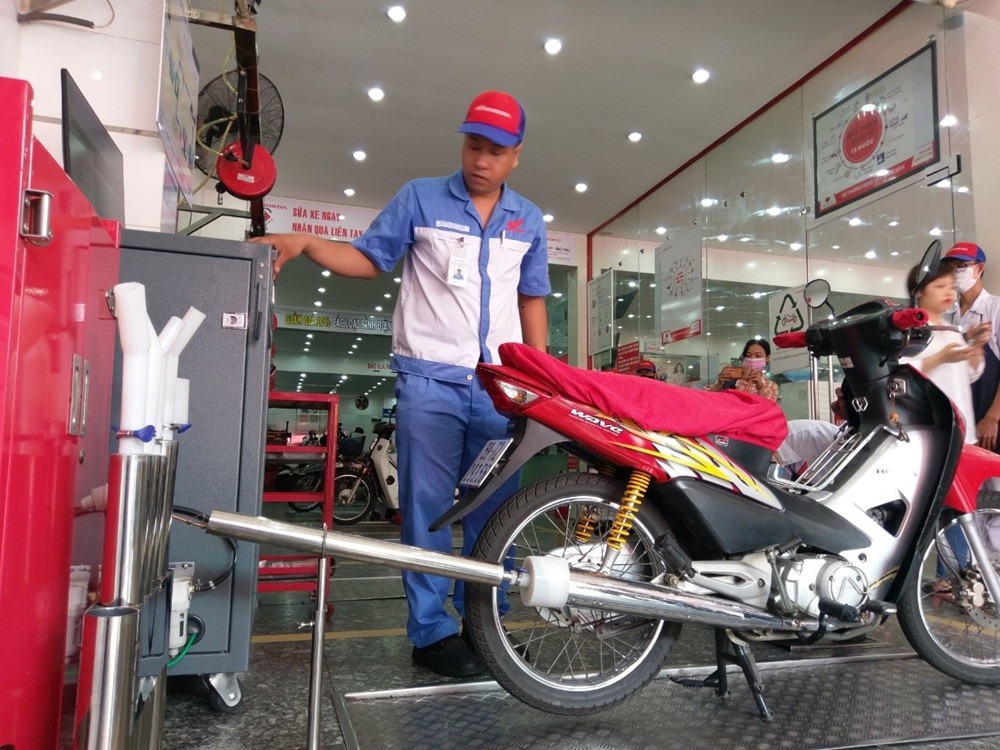 Hà Nội và TP. HCM sẽ kiểm định khí thải xe mô tô, xe gắn máy từ ngày 1/7/2027