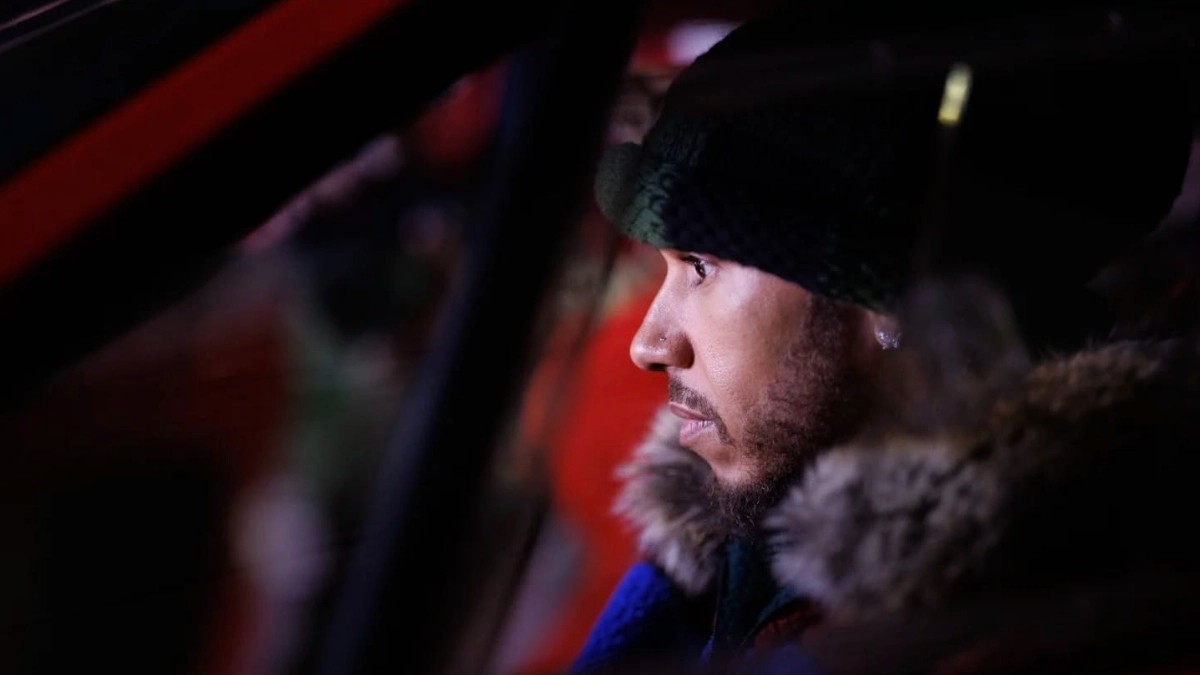 Lewis Hamilton cầm lái siêu xe Ferrari F40, bất ngờ đến tụ điểm văn hóa xe số 1 Nhật Bản Hình ảnh tay đua F1 Lewis Hamilton trong chuyến ghé thăm Nhật Bản gần đây
