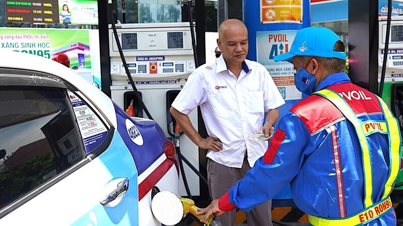 Điều chỉnh giá xăng dầu hôm nay tiếp tục giảm mạnh, dầu Diesel giảm gần 10.000 đồng/lít