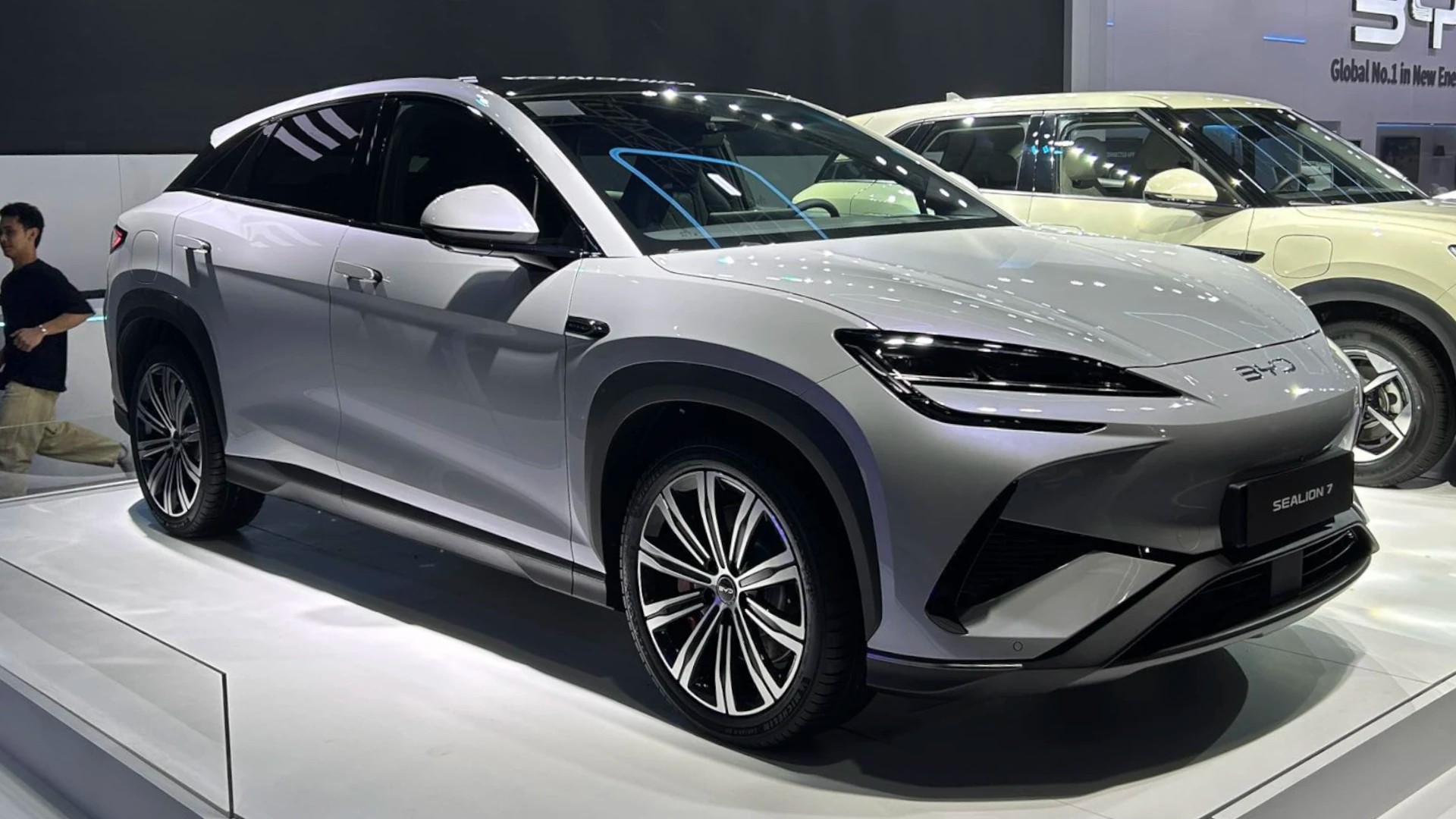 BYD Sealion 7 được trưng bày tại Triển lãm Ô tô Quốc tế Manila 2026