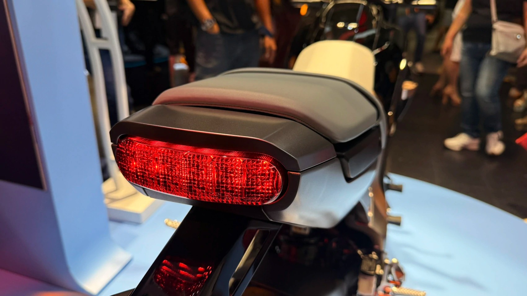 Mô tô điện cao cấp Honda WN7 sẽ bán tại Đông Nam Á, liệu có sớm xuất hiện ở Việt Nam? Phần đuôi của Honda WN7