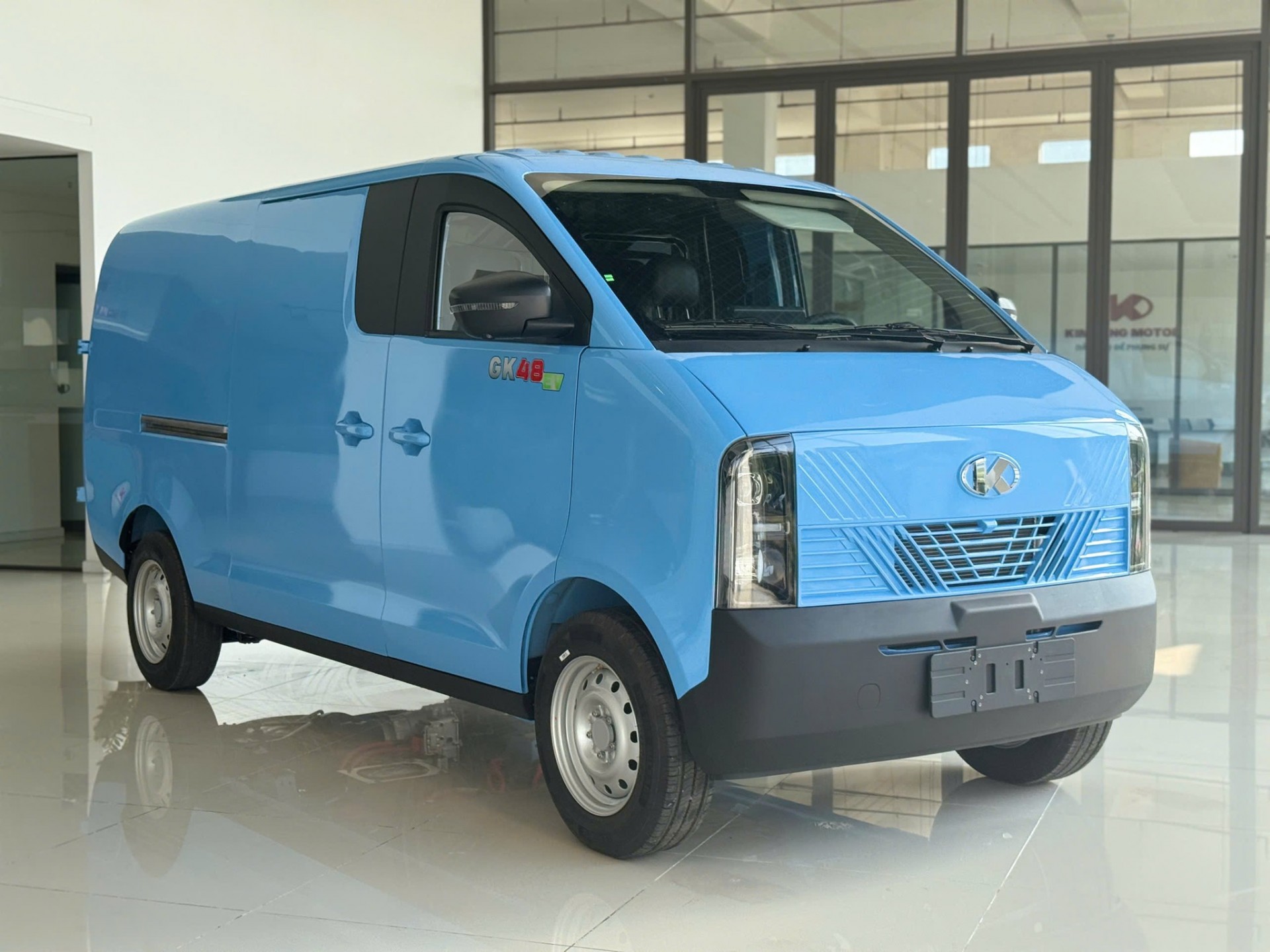 Xe tải van điện Kim Long GK48 EV ra mắt, giá từ 490 triệu đồng Xe tải van điện Kim Long GK48 EV ra mắt, giá từ 490 triệu đồng