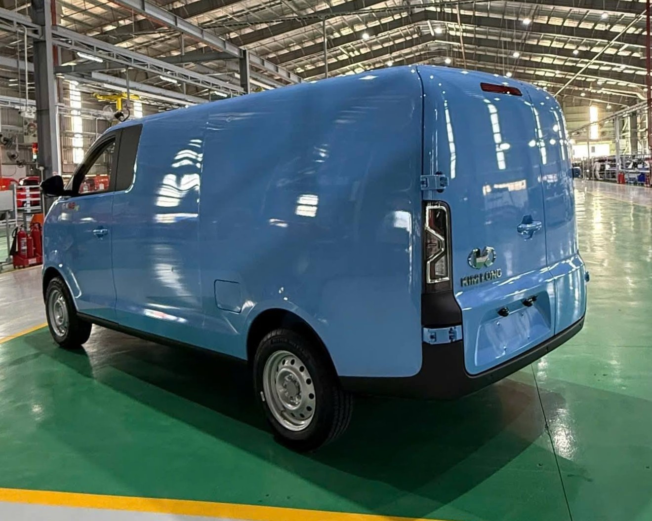 Xe tải van điện Kim Long GK48 EV ra mắt, giá từ 490 triệu đồng Xe tải van điện Kim Long GK48 EV ra mắt, giá từ 490 triệu đồng