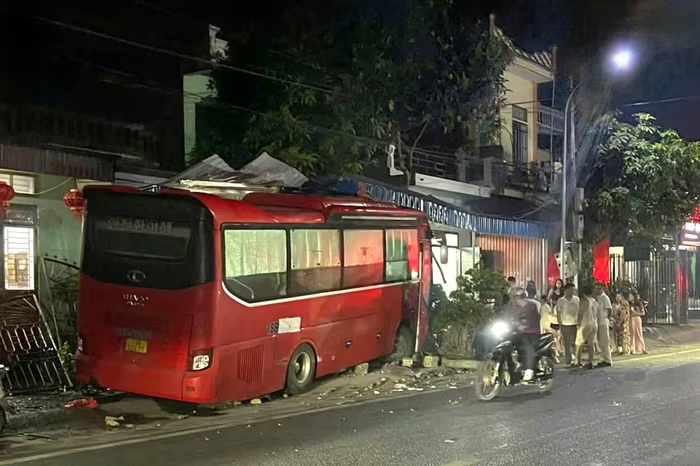 Tổng hợp tin tức tai nạn giao thông mới nhất ngày hôm nay 17/4/2026 Tổng hợp tin tức tai nạn giao thông mới nhất ngày hôm nay 17/4/2026