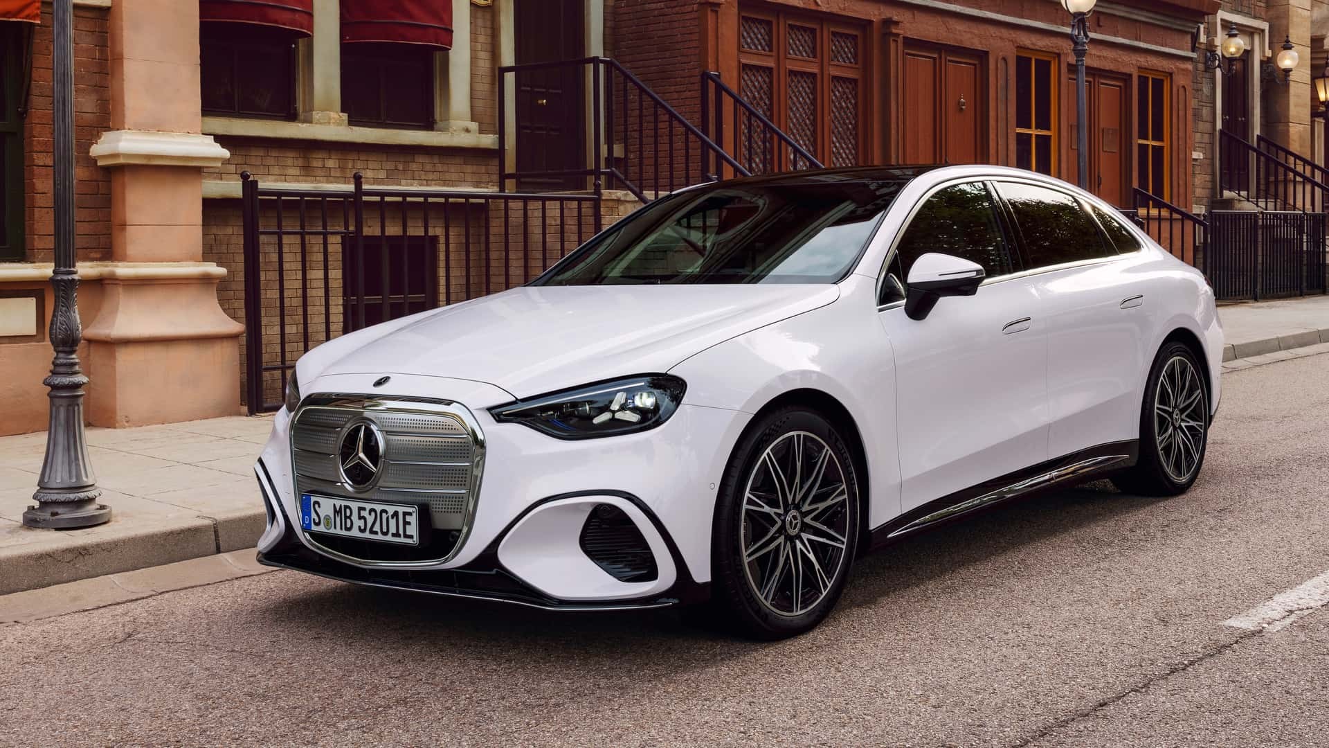Mercedes-Benz C-Class Electric 2027 chính thức lộ diện, thiết kế khác hẳn bản chạy xăng Phía trước của Mercedes-Benz C-Class Electric 2027