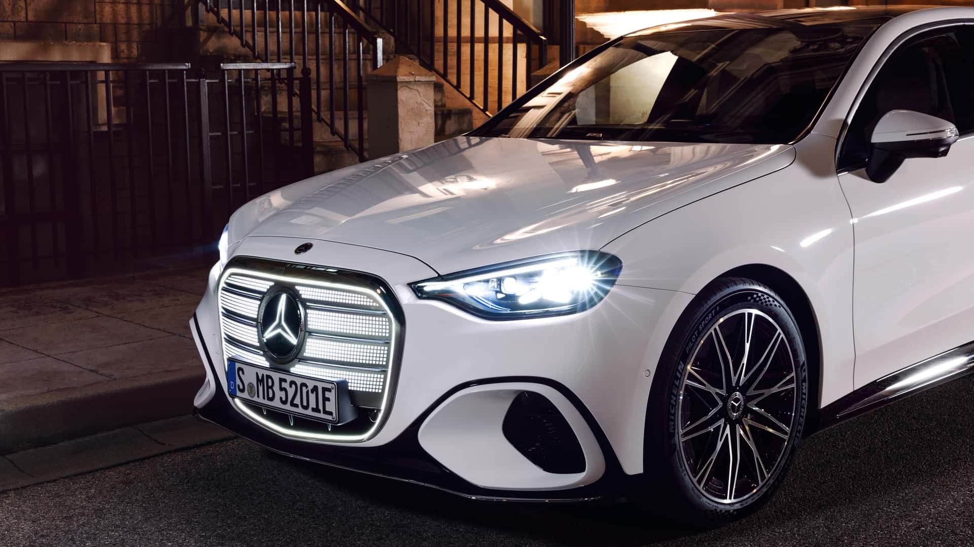 Mercedes-Benz C-Class Electric 2027 chính thức lộ diện, thiết kế khác hẳn bản chạy xăng Mercedes-Benz C-Class Electric 2027 sẽ được bán tại thị trường Mỹ trước tiên, sau đó mở rộng ra các khu vực khác