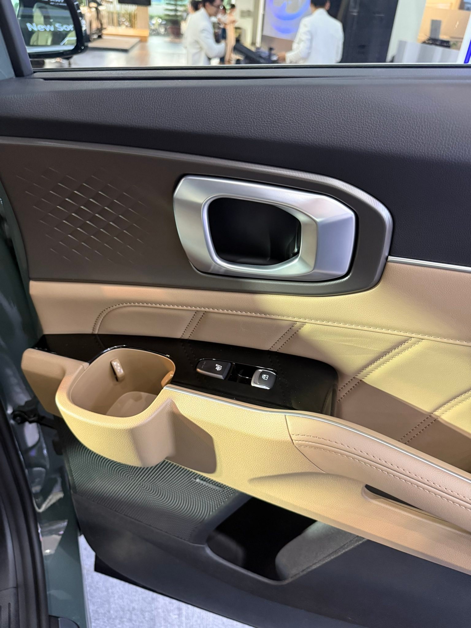 Ảnh chi tiết Kia Sorento Hybrid 2026 tại đại lý Ảnh chi tiết Kia Sorento Hybrid 2026 tại đại lý