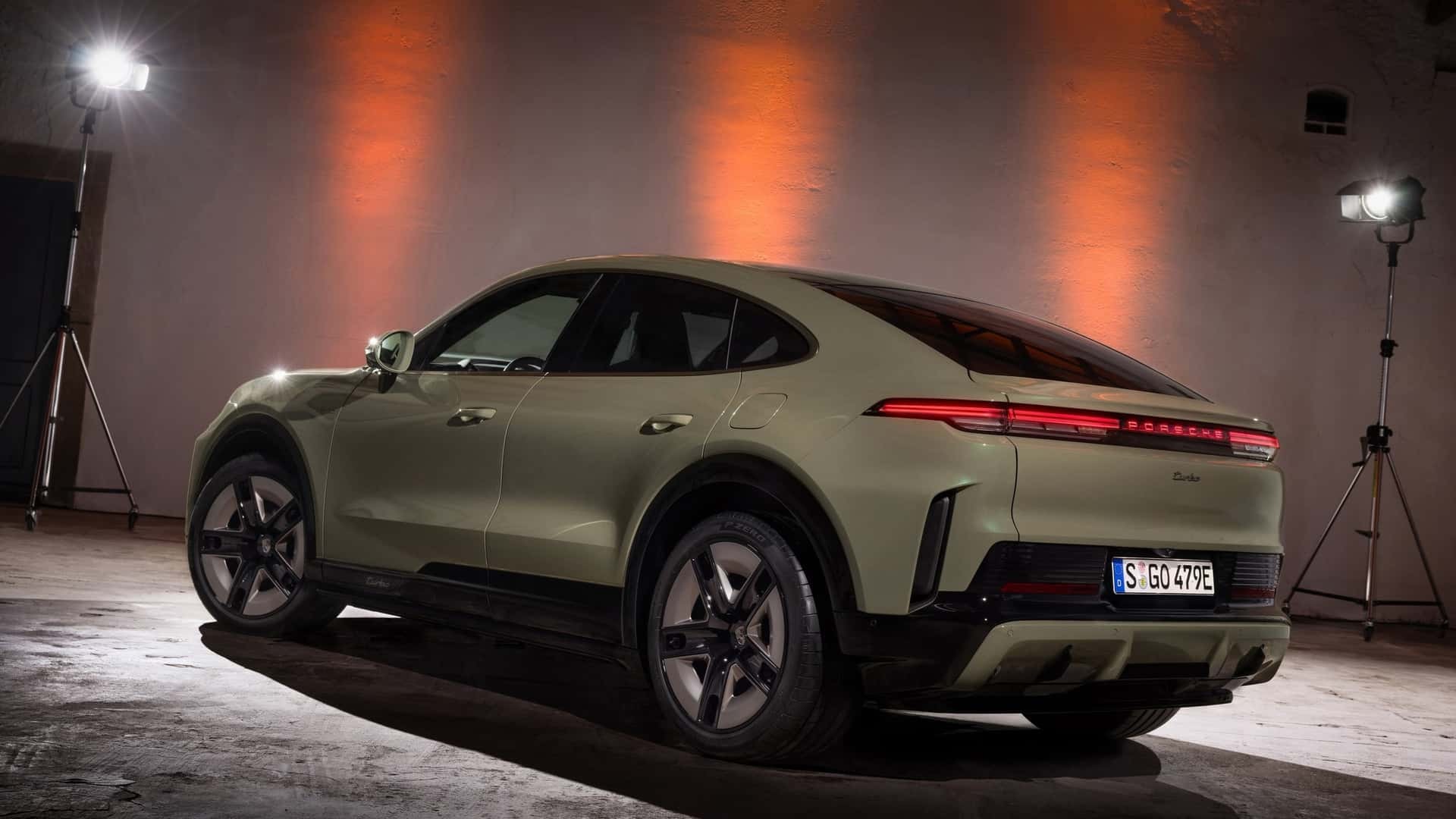 Porsche Cayenne Coupe Electric ra mắt với công suất mạnh nhất lịch sử Phía sau của Porsche Cayenne Coupe Electric