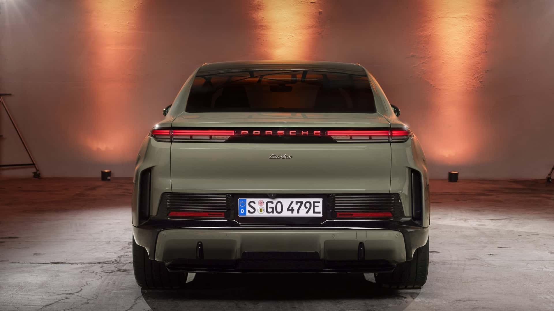 Porsche Cayenne Coupe Electric ra mắt với công suất mạnh nhất lịch sử Phần đuôi của Porsche Cayenne Coupe Electric