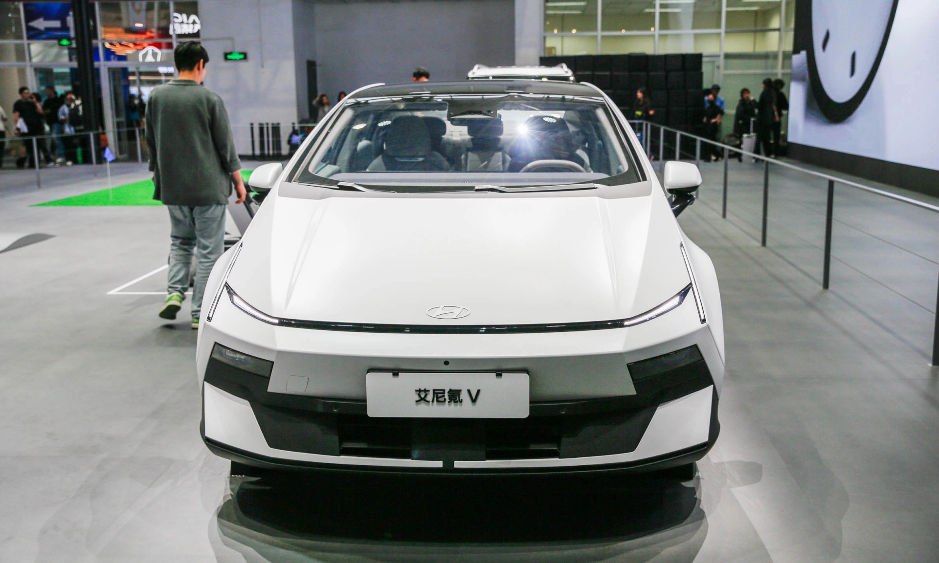 Hyundai Ioniq V ra mắt, kiểu dáng như siêu xe nước Ý Hyundai Ioniq V ra mắt, kiểu dáng như siêu xe nước Ý